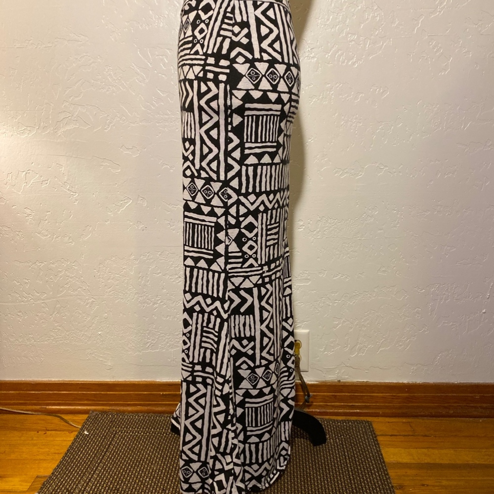 Body Central maxi skirt, size small - Picture 4 of 5